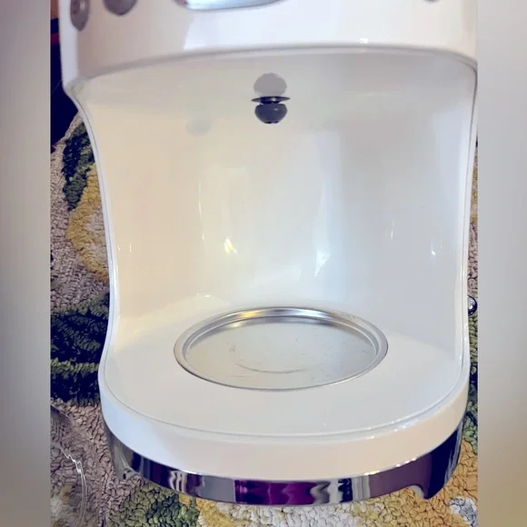 SMEG Drip Coffee Maker, 10-cup - Picture 9 of 16